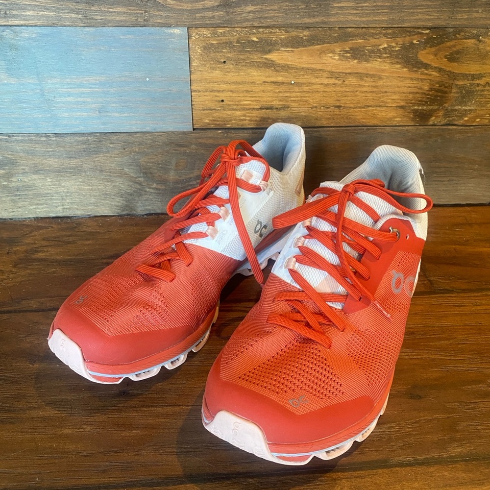 On Cloudsurfer 6 running shoes size 10.5